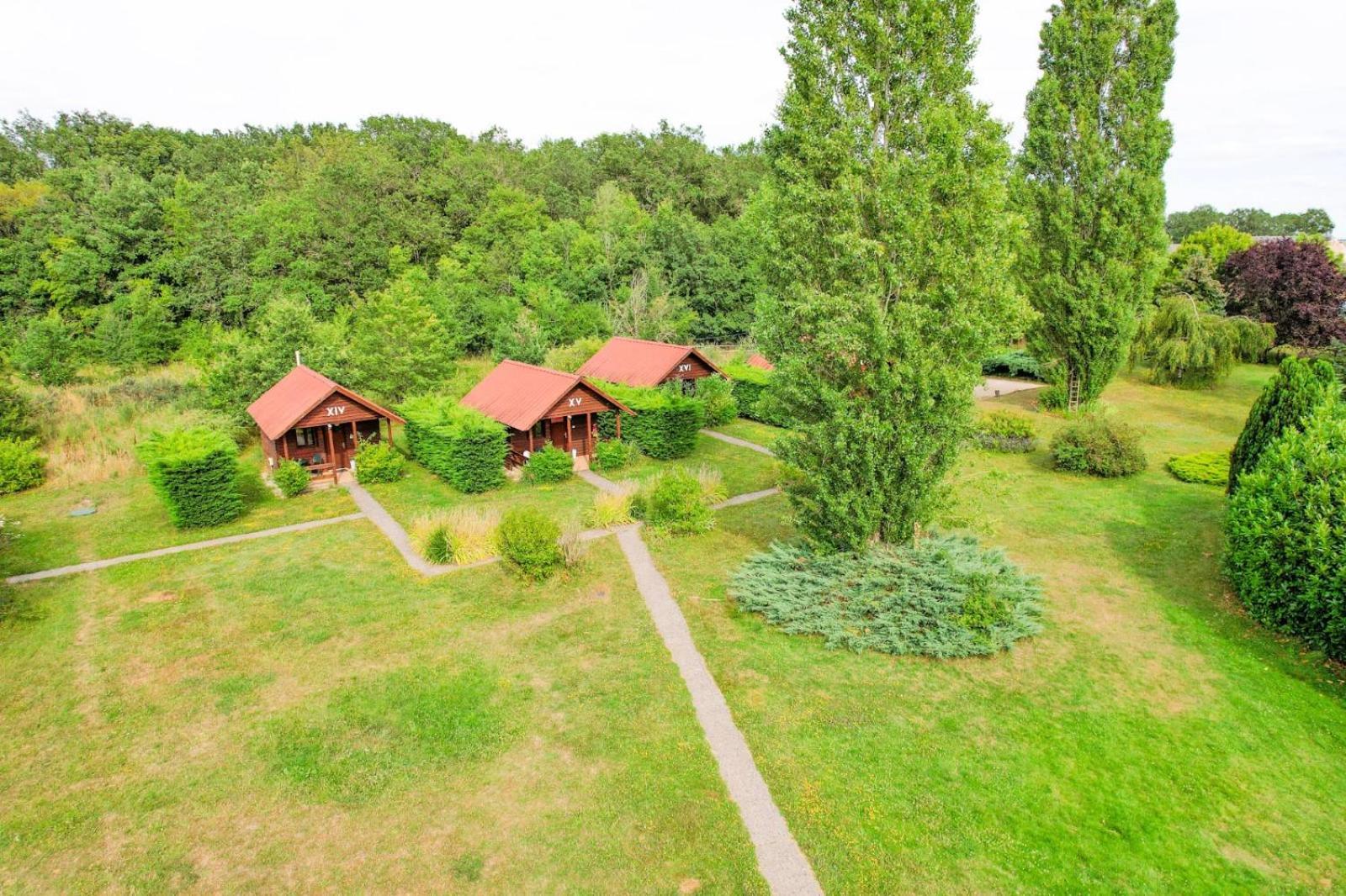 Les Cabanes Parisiennes - Chalets 1H30 From Paris - 62P Sainte-Geneviève-des-Bois Exterior foto